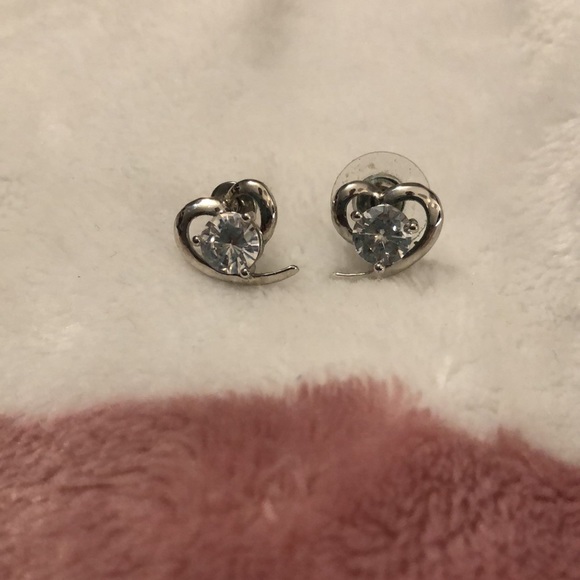 Heart shape earrings ❤️ - Picture 2 of 3